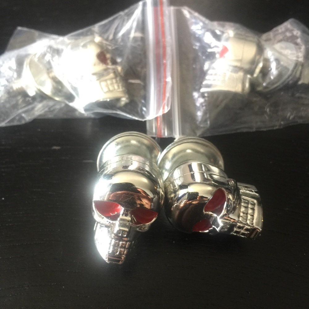 4x Skull Bolts License plate screw motorcycle